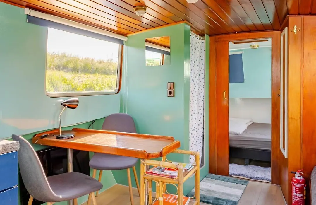 Floating B&B Amsterdam-1