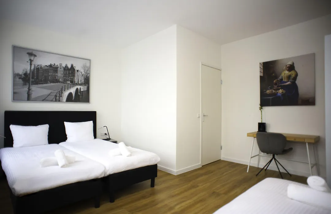 I Hotel-1