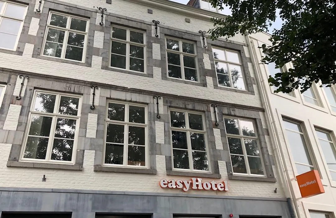 Easyhotel Maastricht City Centre-1