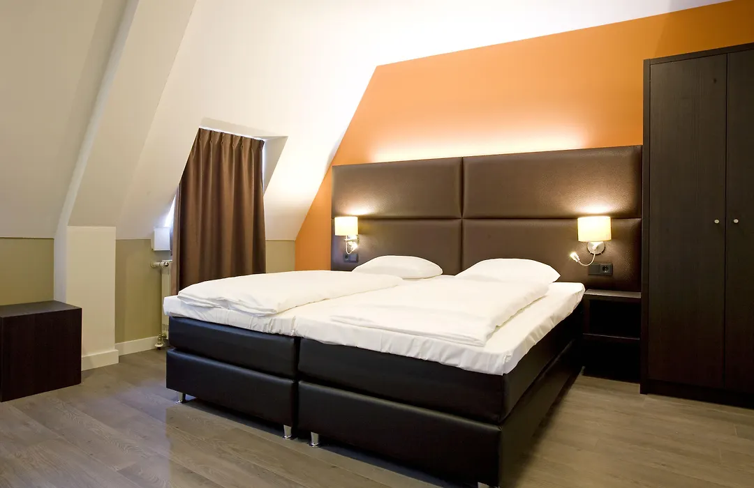 Hotel Roermond Next Door-1
