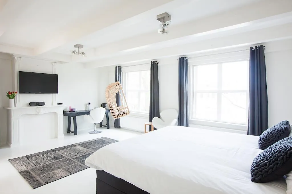 Mokum Suites-1