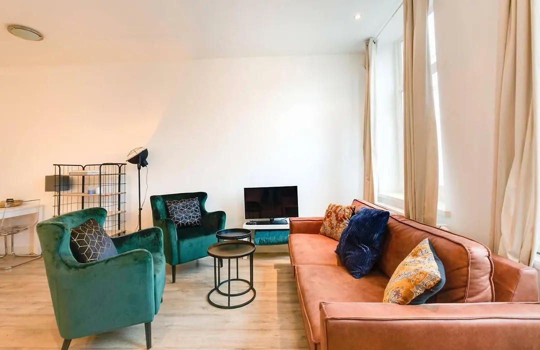 Luxurious Canalview Apt With Patio City Centre-1