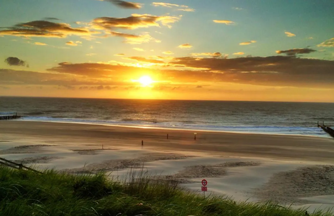 AMAZING BEACH&SUNSETS JUST 75m FROM THE BEACH!-1