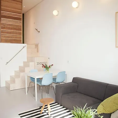 Hip & Stylish Apartment In Center, Near Trainstation, 15 Min Walk-2