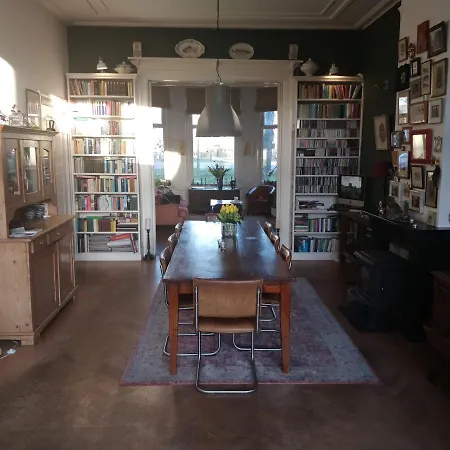 Hidden Pearl Family Home-3
