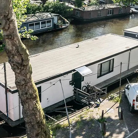 Amsterdam-Houseboat-Amstel-2