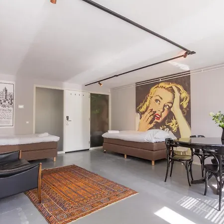 Pink Flamingo Boutique Hostel-2