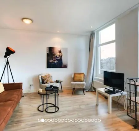 Luxurious Canalview Apt With Patio City Centre-3