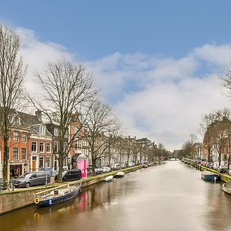 Spiegelgracht Apartments With Canal View-3