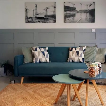 Houseboat Apartment With Water Terrace, Free Bikes & Fast Wifi-2