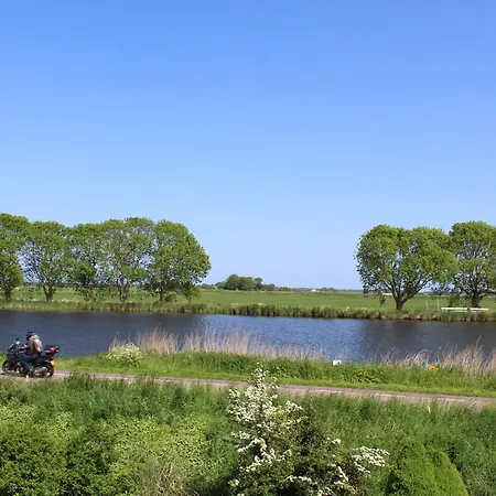 Guesthouse At The Amstel River With 2Br 2Ba And Garden-3