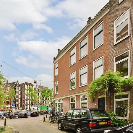 Historic Jordaan Canal View Guestroom-3