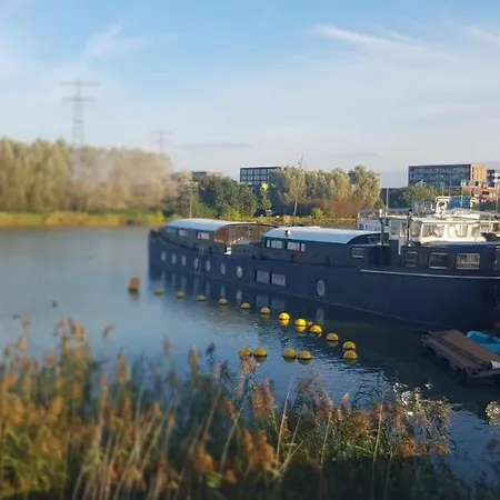 Wheelhouse Euphrate Houseboat-3
