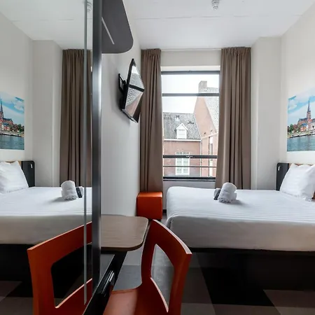 Easyhotel Maastricht City Centre-2