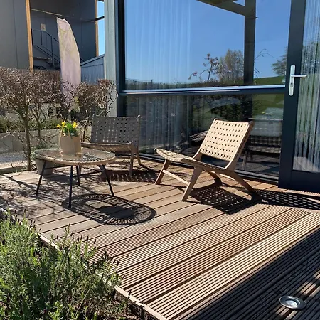 B&B Veluwemeer, Jacuzzi, Swim Spa, Sauna, Steam Bath And Sandy Beach-3
