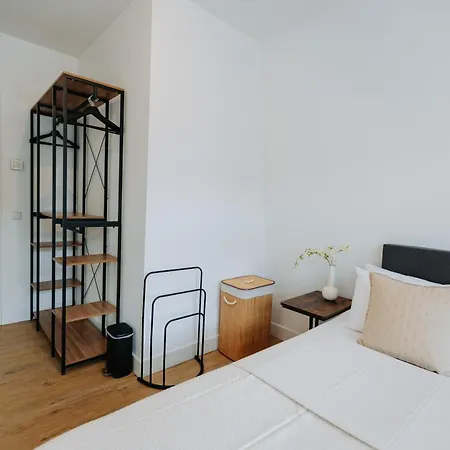 Dutch Design Villa With 6 Luxurious Bedrooms-3