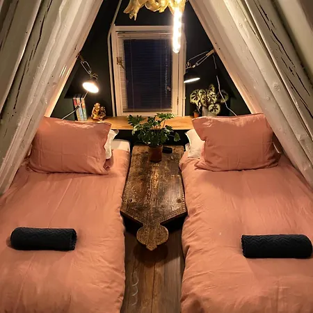 Attic Monkeys Lodge-2