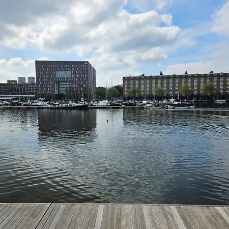 Waterfront Studio-3