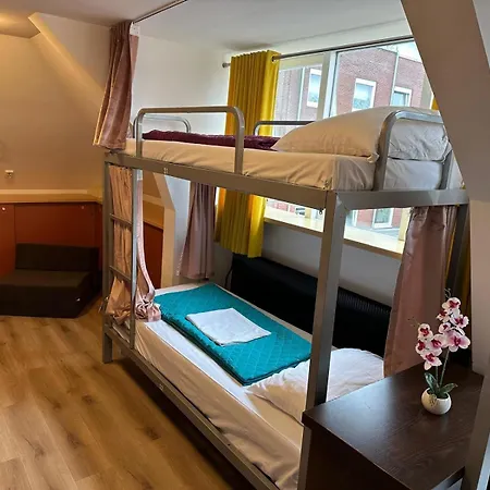 Space Hostel Amsterdam Zaandam-2