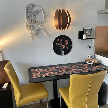 Quiet Luxury Studio, 11 Minutes From Amsterdam Central Station-3
