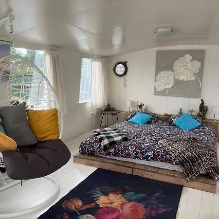 The Island Houseboat-3