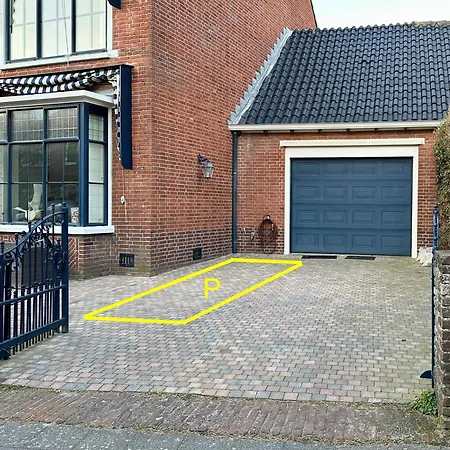 Luxury Home In Quiet Neighbourhood Near Beach-2
