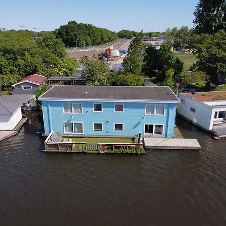 Amster Houseboat-3