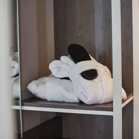 Carlton President-3