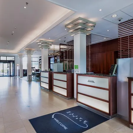 Courtyard By Marriott Amsterdam Airport-3