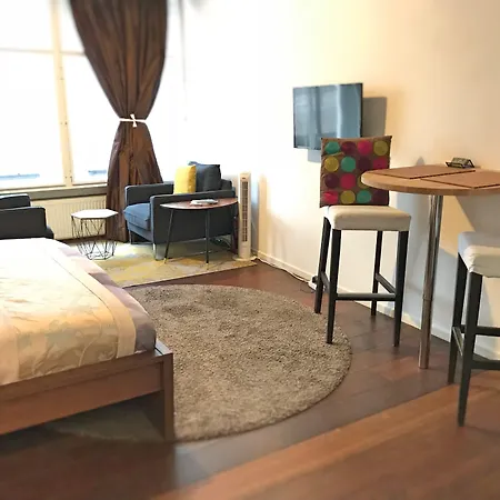 Amsterdam 4 Holiday Guestrooms-2