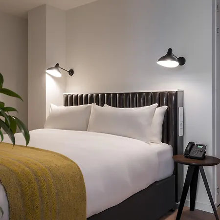 Premier Suites Amsterdam-3