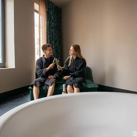 Manzo'S Suites-2
