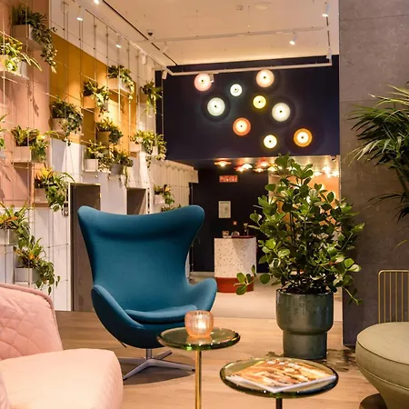 Motel One Rotterdam-3