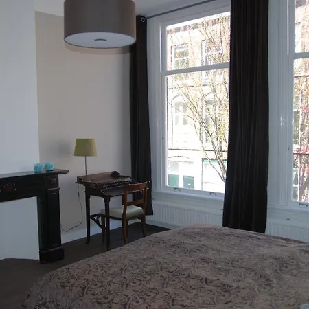 Bed & Breakfast Obrechtstraat-3