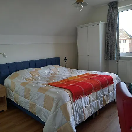 Room By The Sea-2
