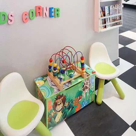 Ibis Styles Amsterdam Central Station-2