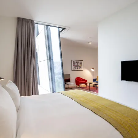 Premier Suites Amsterdam-3