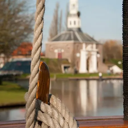 Zeilschip De Vrouw Dina-2
