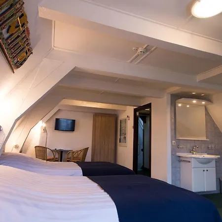 Hotel Adolesce-2