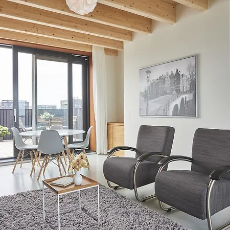 Lake View Apartment Amsterdam-2