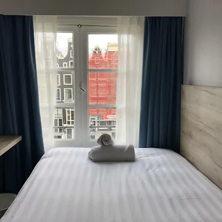Facade Hotel Amsterdam-2