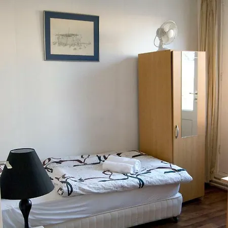 Pension Delfzijl-3