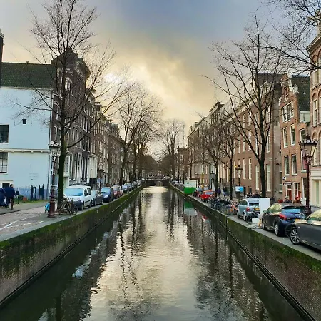 Houseboat Amsterdam - Room With A View-2