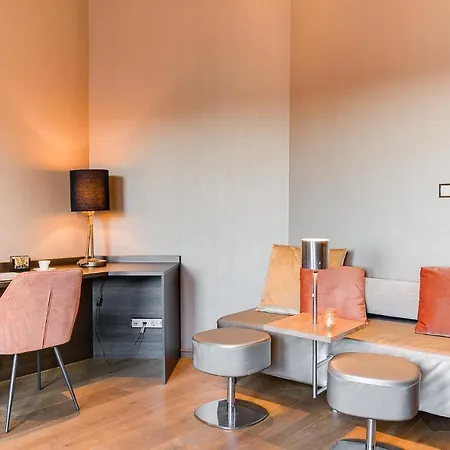 Brasss Hotel Suites-3