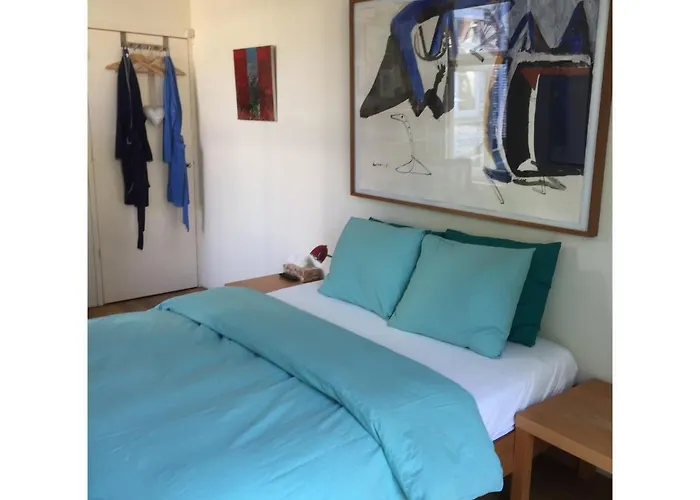 Bed & Breakfast Leonie The Hague