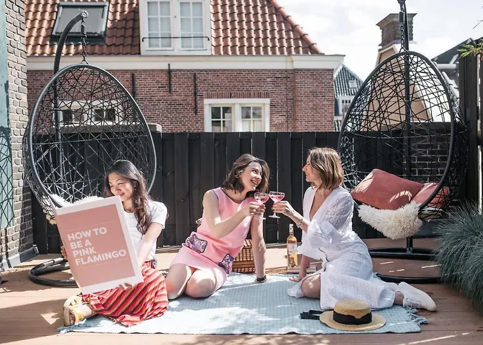 Pink Flamingo Boutique Hostel Den Haag