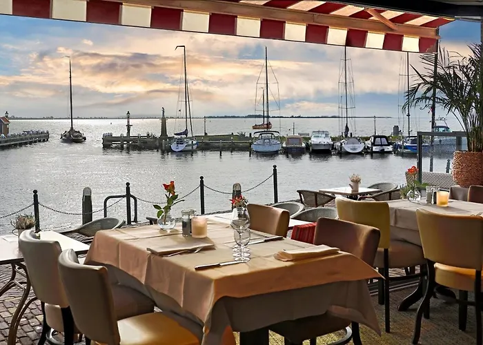 Hotel Cafe Restaurant Van Den Hogen Volendam
