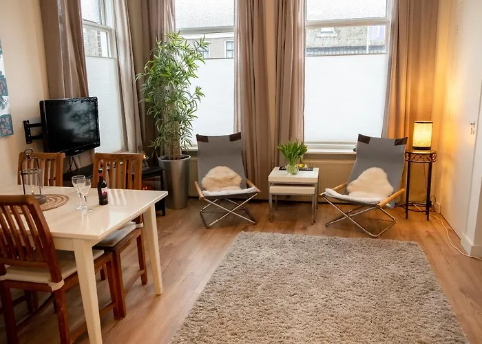 Studio in rietgedekte boerderij, geheel privé, hond vriendelijk Westerbork