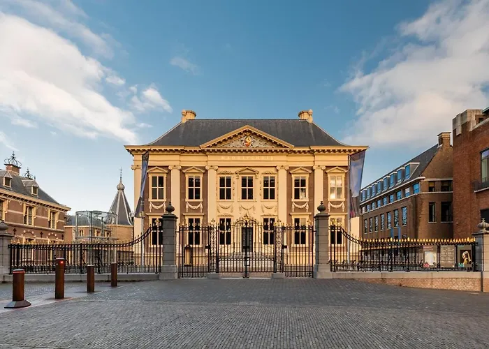 Sunset Beach House The Hague with Pool