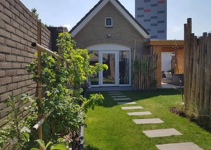 La Vie Est Belle Vlissingen Villa